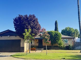 698 W Donner Ave, Clovis, CA 93612