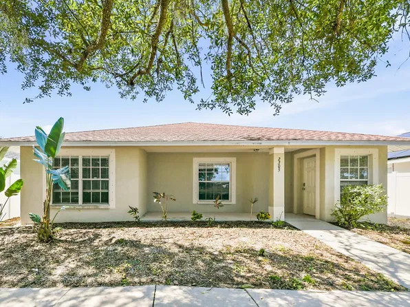 2305 Unity Village Dr, Ruskin, FL 33570