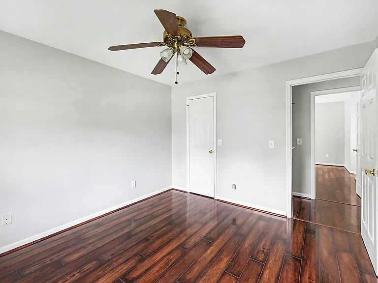 816 Carlisle Ct N — Photo 22