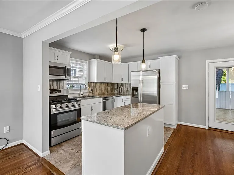 3801 Denfeld Ave — Photo 8