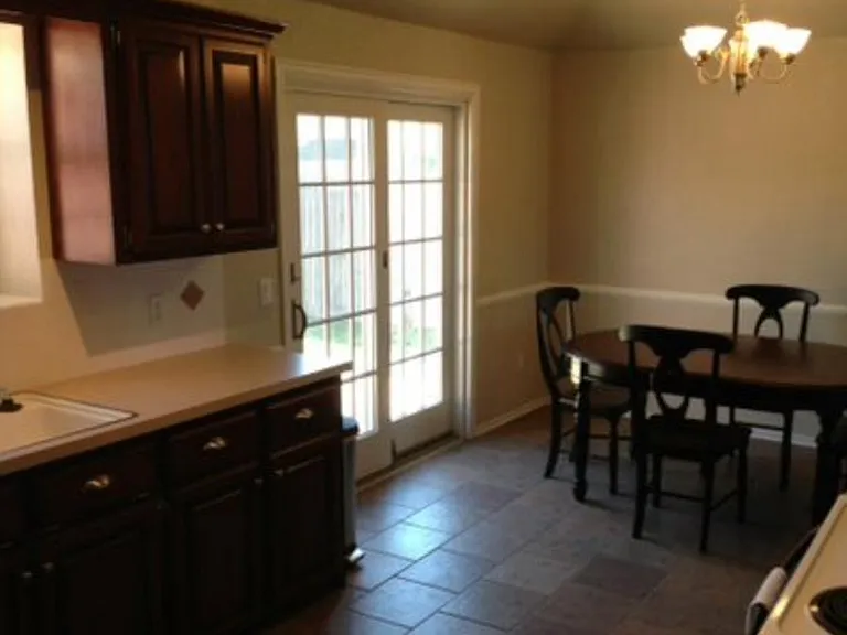3713 Crail Dr — Photo 2