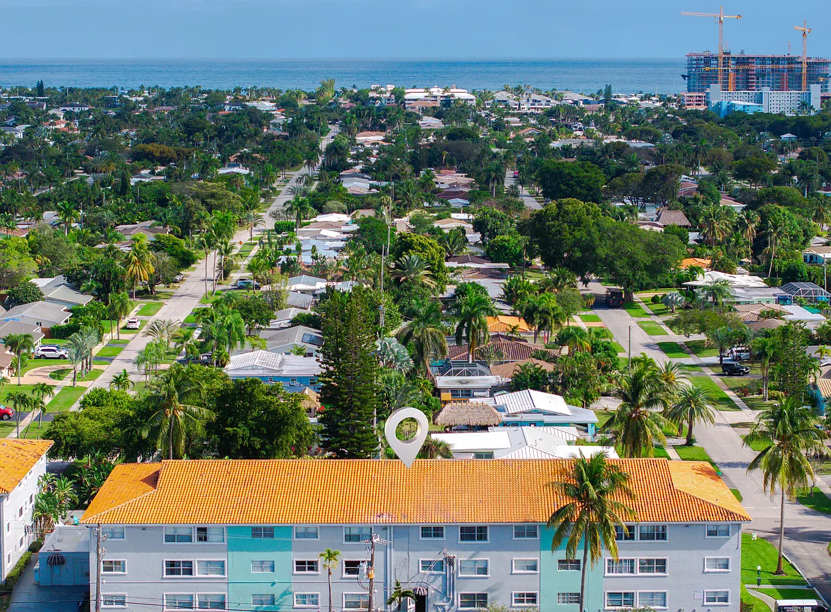 Building Photo - Deerfield East