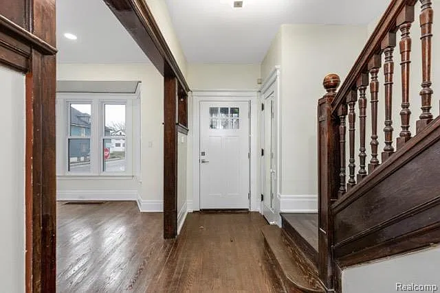4 bed, 3.0 bath, 4415 sqft, $2,600 — Photo 4