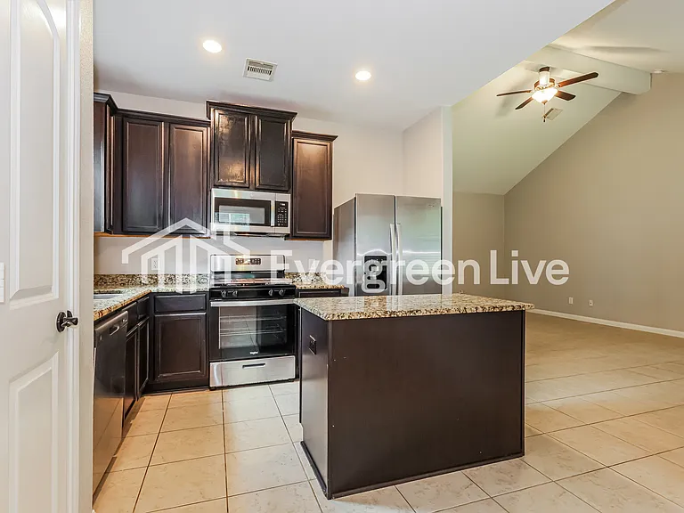 7715 Boulder Sunstone Ln — Photo 4