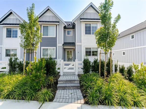 3907 Cedar Hill Rd #U4, Saanich, BC V8P 3Z8