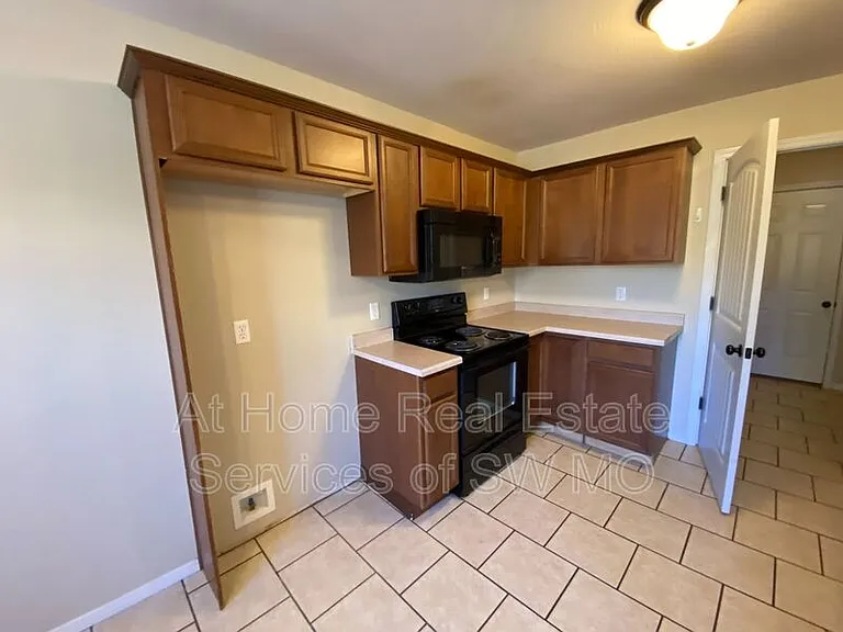 3125 W Golden Valley Ct — Photo 4