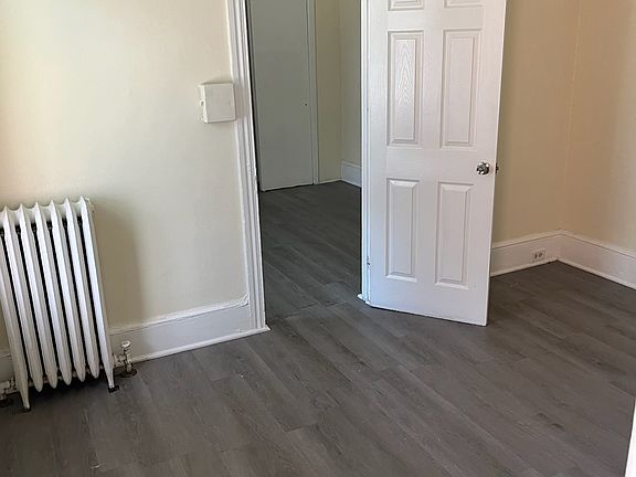 4th image of 1007 Greenwich St
