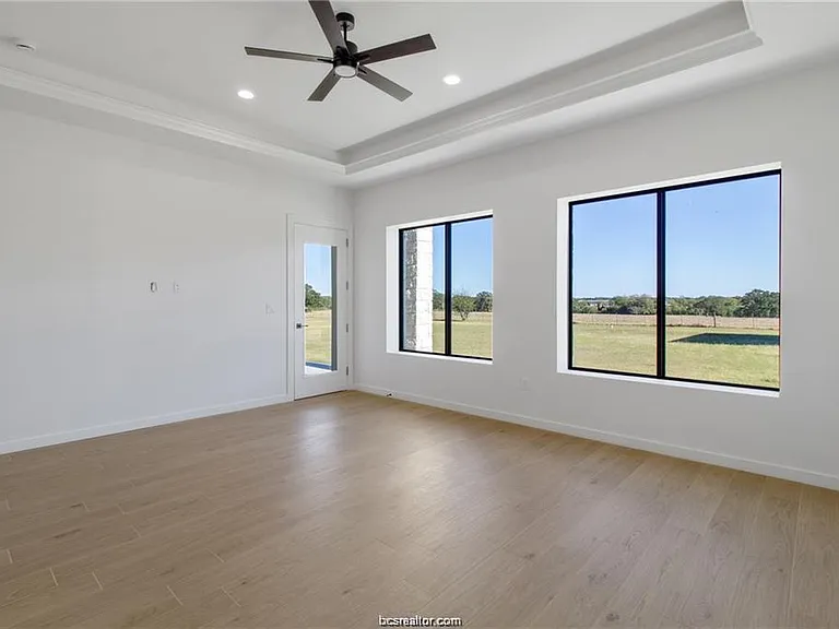 4558 Hicks Ln — Photo 29