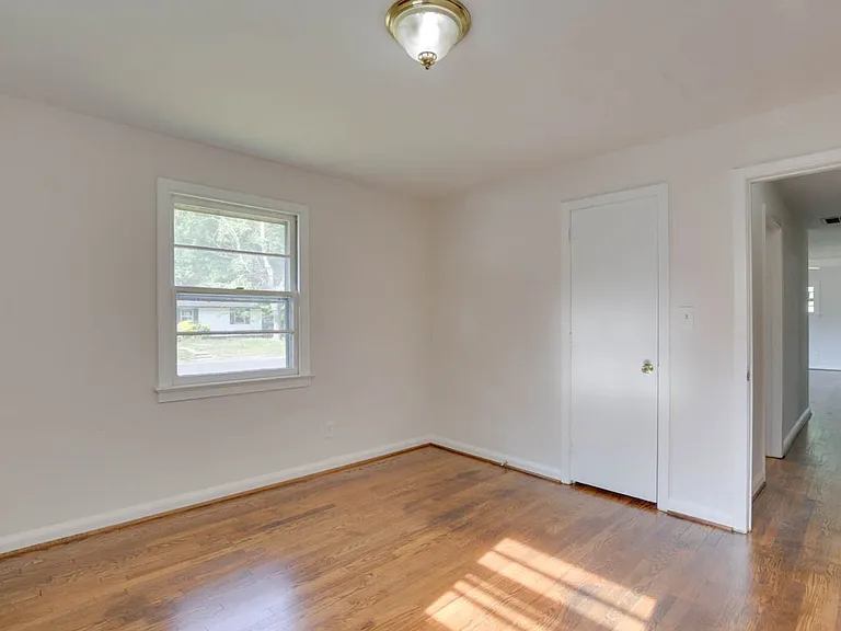 106 Woodhaven Rd — Photo 21