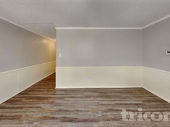 3rd image of 429 W Ferndale Ln