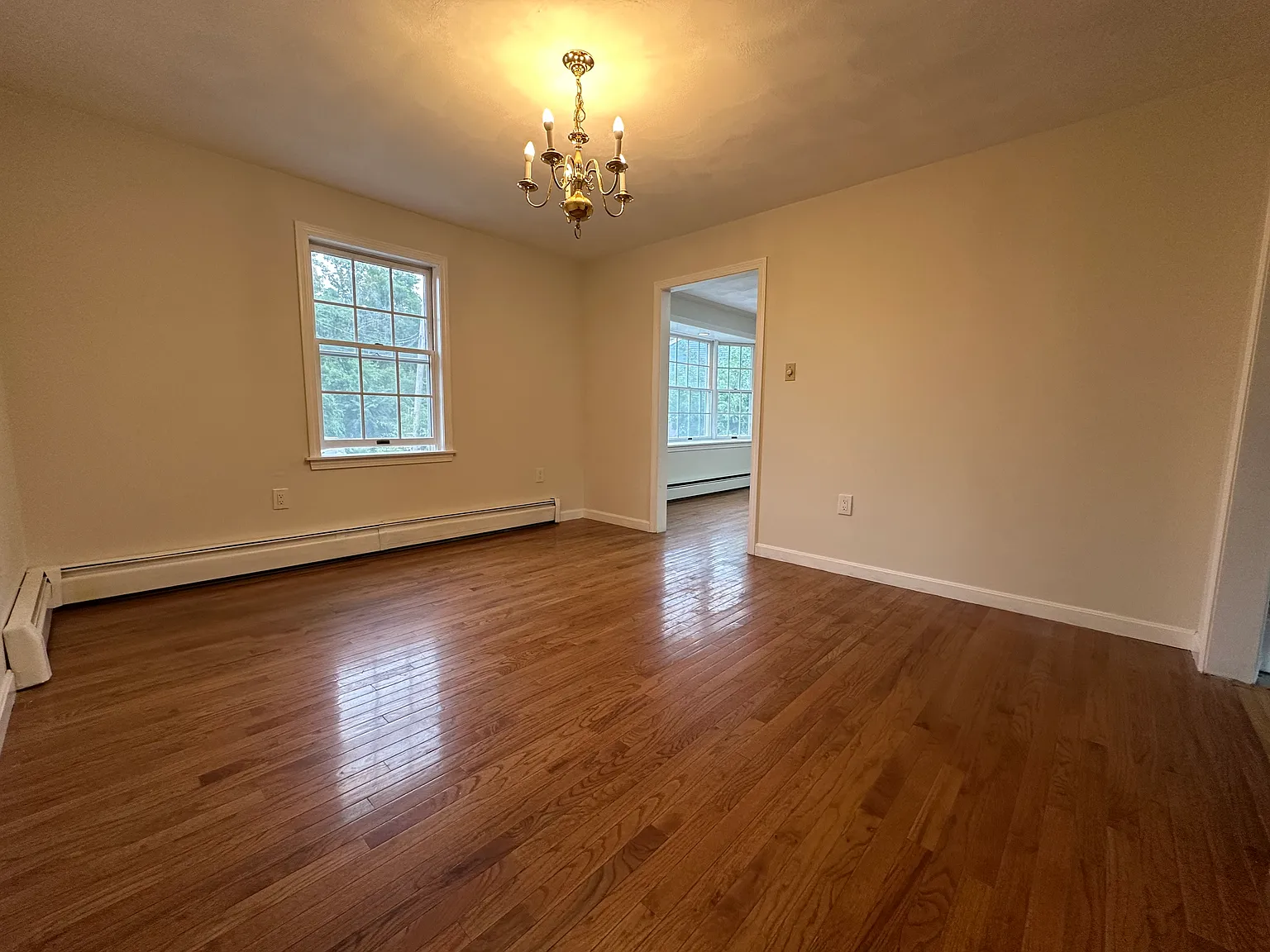 4 bed, 2.5 bath, 2000 sqft, $3,800 — Photo 4