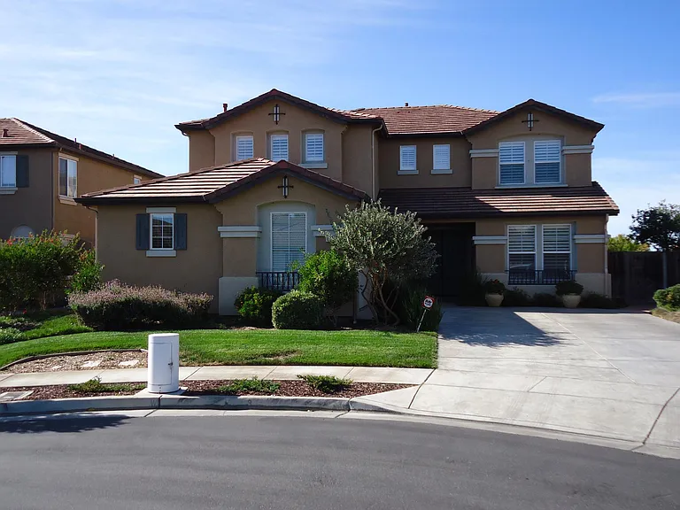 4992 Beach Wood Ct — Photo 1