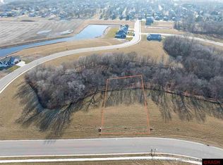 19 N Pointe Ct, Mankato, MN 56003