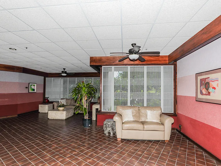 555 Hahaione St #B100 — Photo 46