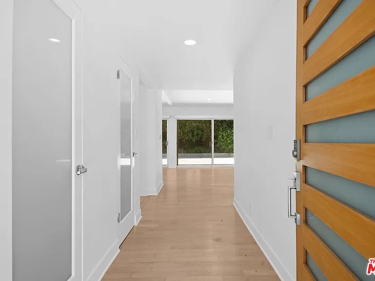 11770 Chenault St — Photo 3