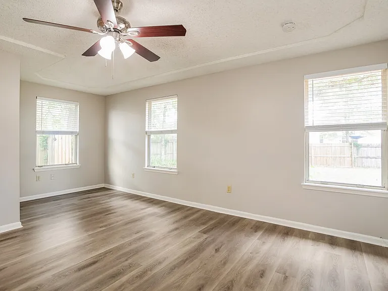3268 Avalon Dr — Photo 10