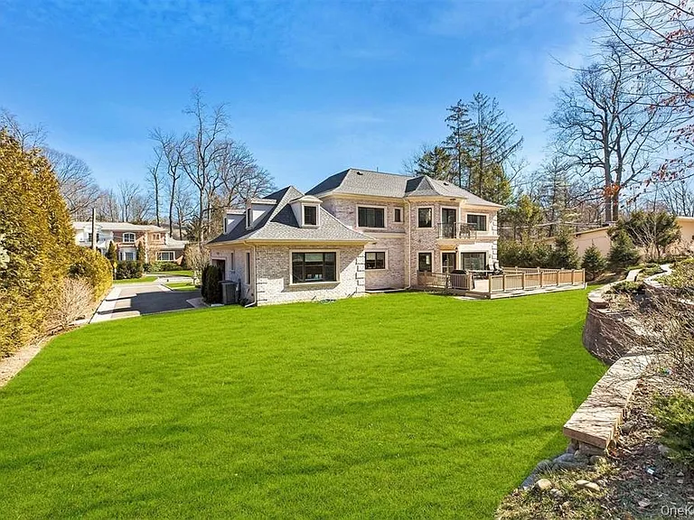 26 Spring Ln — Photo 19