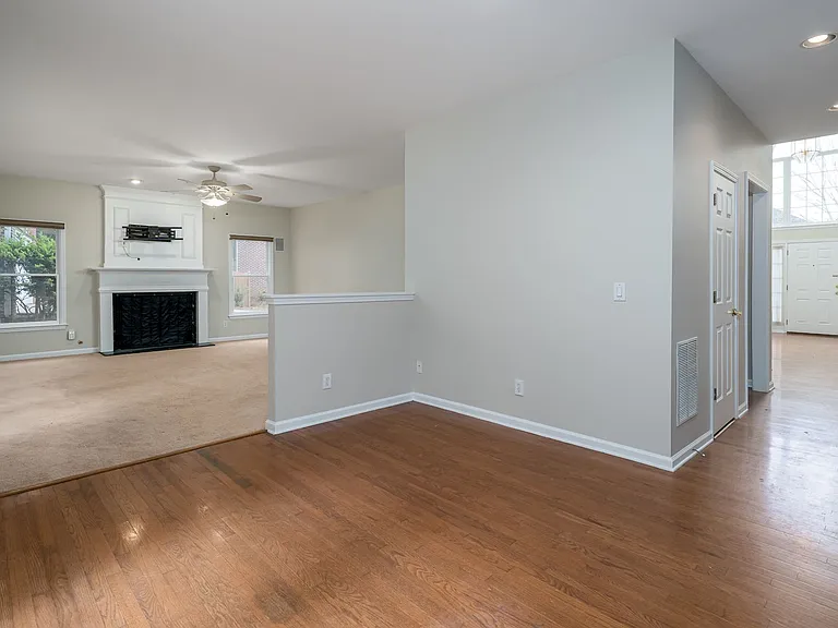 174 Ennisbrook Dr SE — Photo 9
