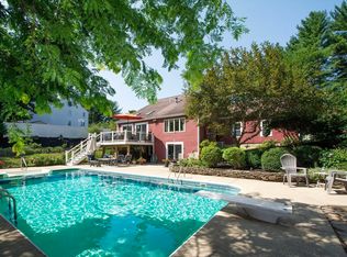 263 Edgewater Dr, Pembroke, MA 02359