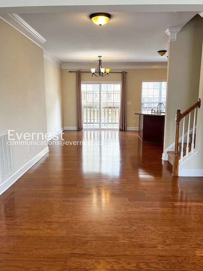 2 bed, 2.5 bath, 1646 sqft, $2,255 — Photo 4