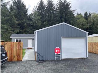 402 N Charmwood Loop, Otis, OR