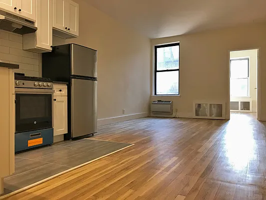 Rented by Paley Management | media 7