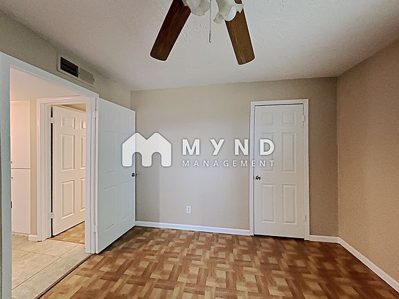 5th image of 944 S Valencia Unit 28