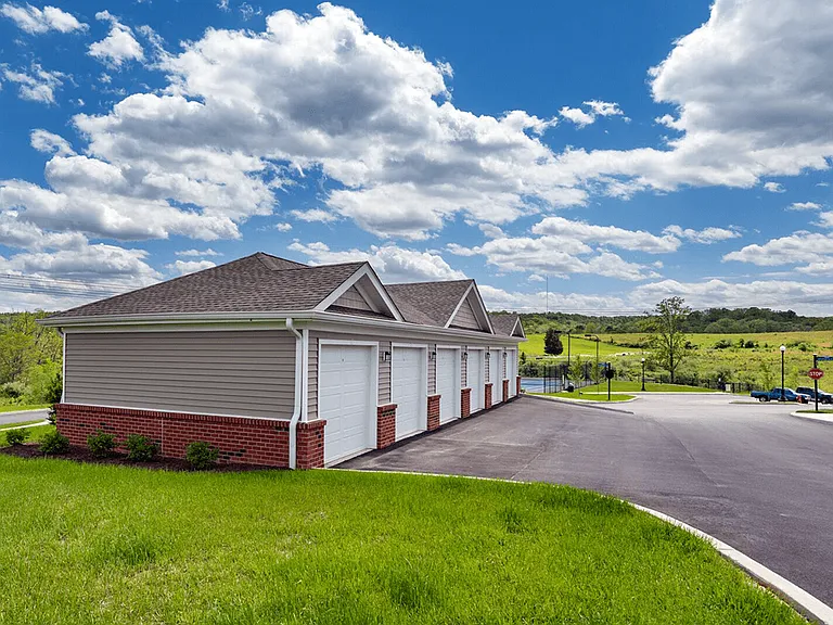 Rentable Garage Space