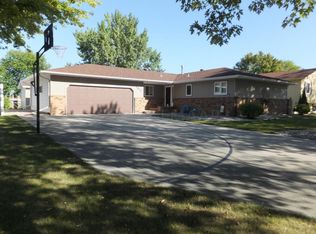 2512 18th St S, Moorhead, MN 56560
