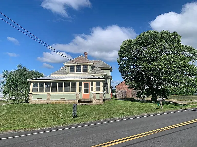 375 Hadley Rd — Photo 3