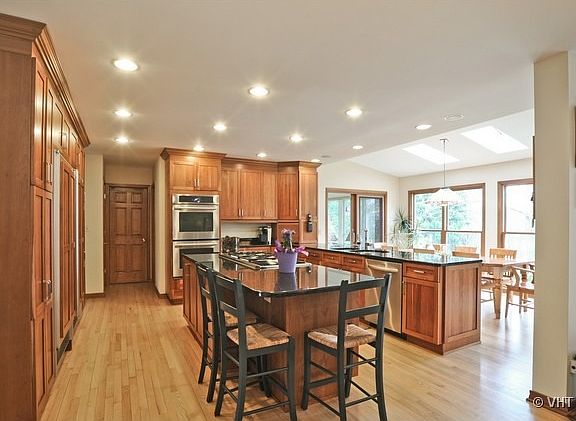 3rd image of 1020 Chapel Ct