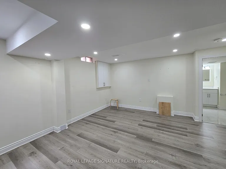 68 Mullis Cres #BASEMENT — Photo 2
