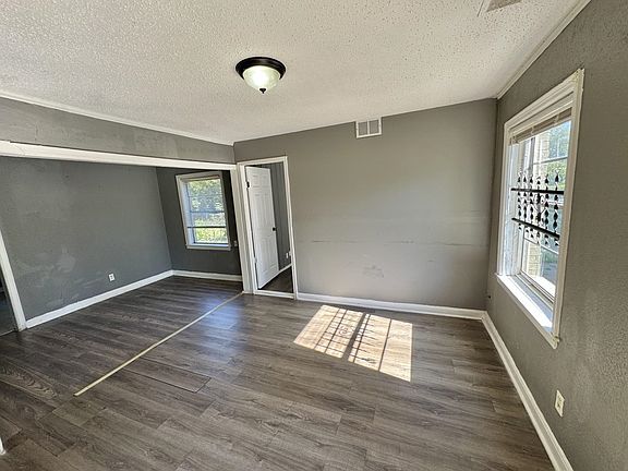 3rd image of 1899 Wynton St
