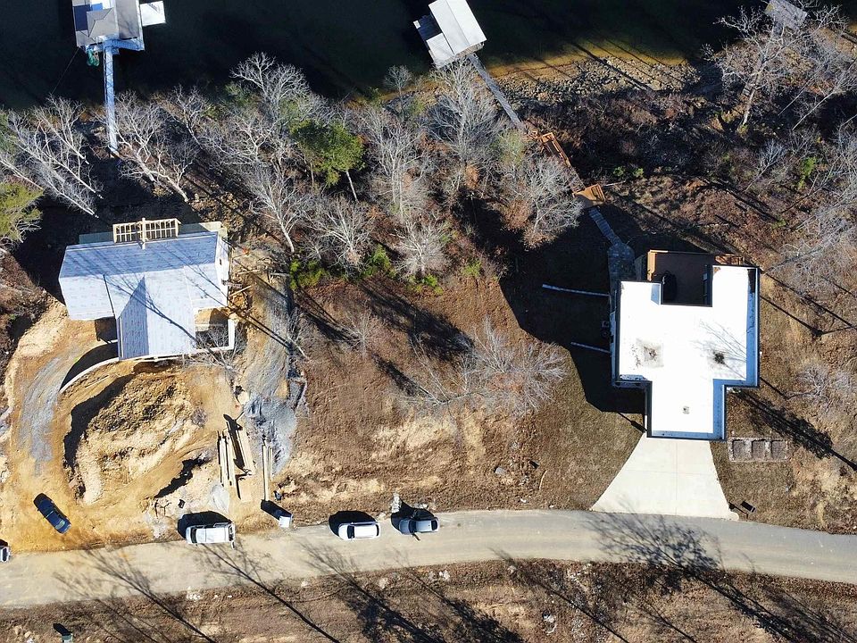 1st image of 2111 Country Rd