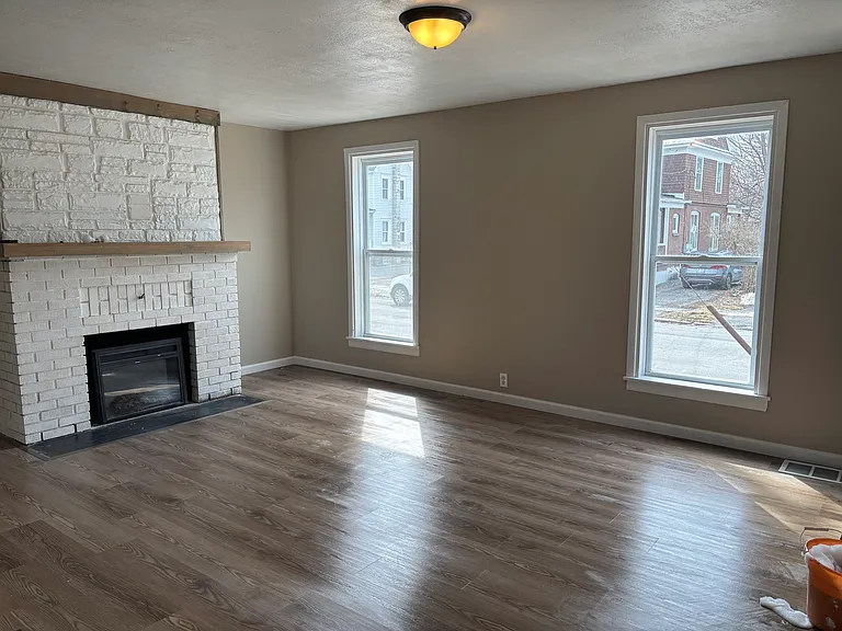 905 Salina St — Photo 4