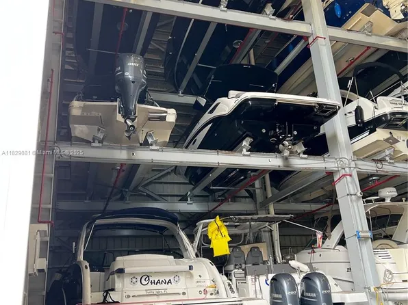 400 Sunny Isles Blvd #Dd-211, North Miami Beach, FL 33160