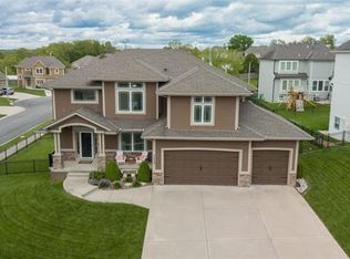 1429 NE Whitestone Dr, Lees Summit, MO 64086