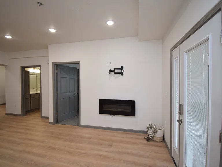 7446 S Louise Ave #101 — Photo 9