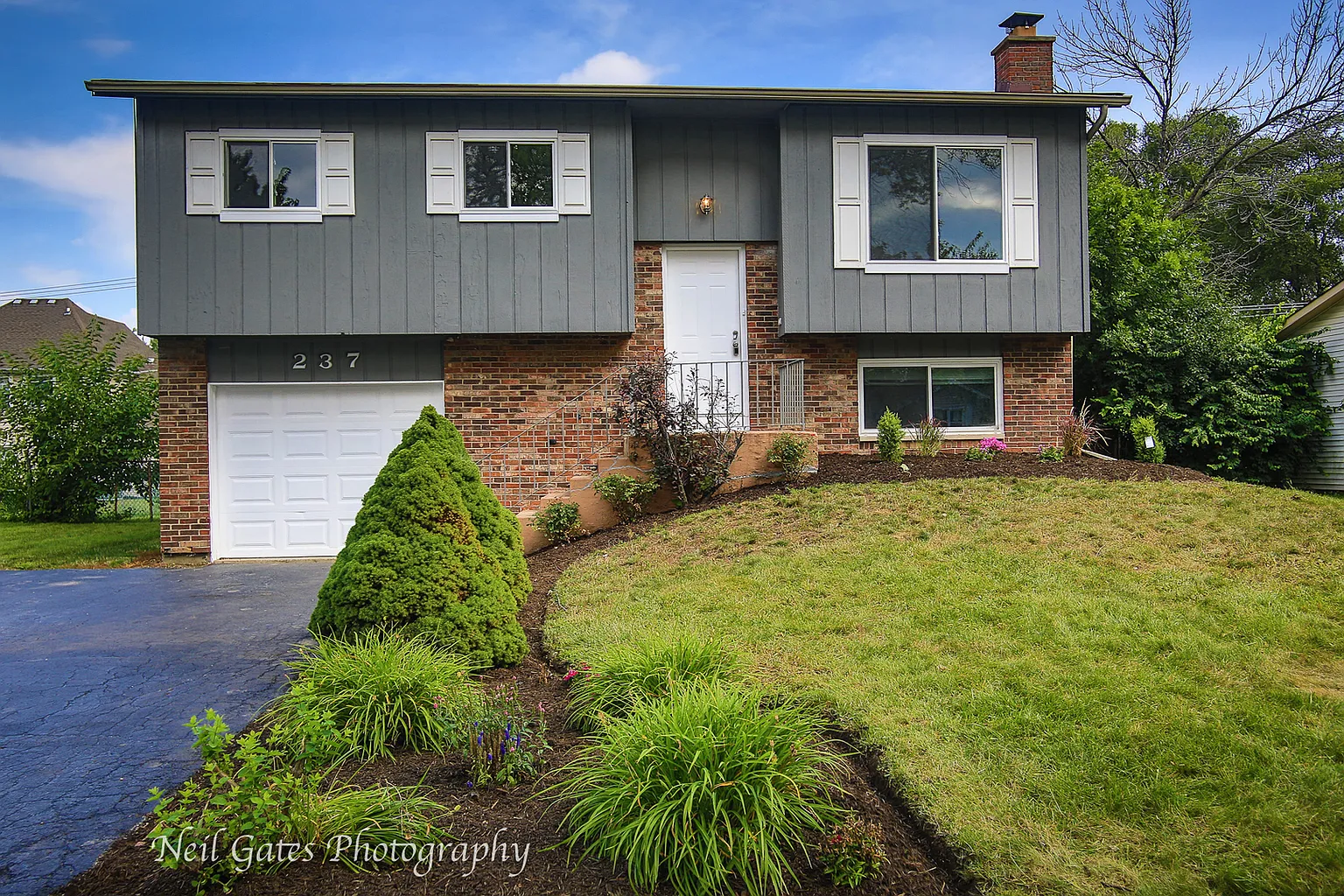 237 Meadowbrook Dr photo 1