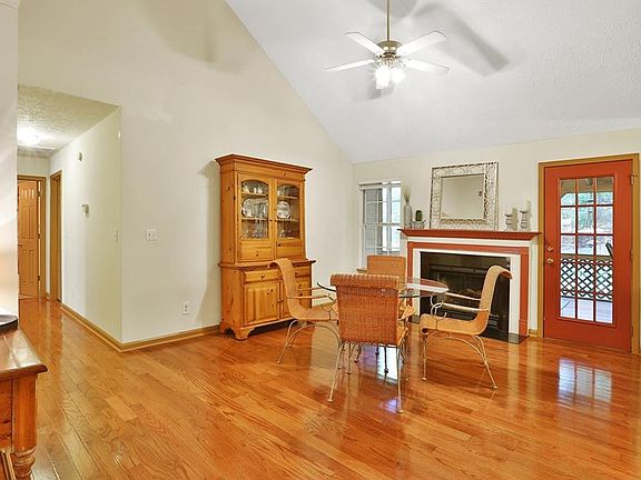 Dining - High Ceilings