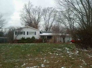 6210 Meadowbrook Dr, Mentor, OH 44060