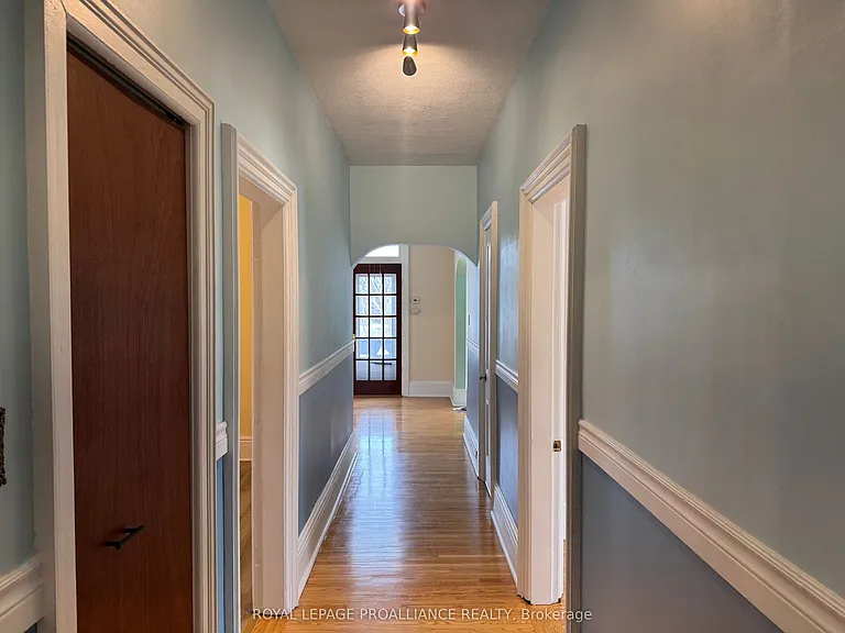 36 Sussex St N — Photo 7