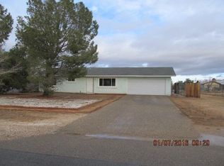 22286 Miramot Rd, Apple Valley, CA 92308