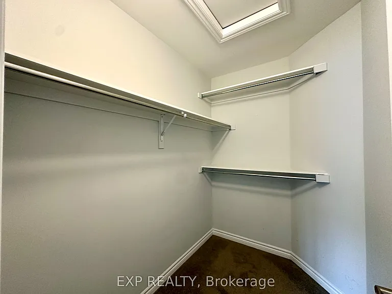 823 Regulus Rdg — Photo 14
