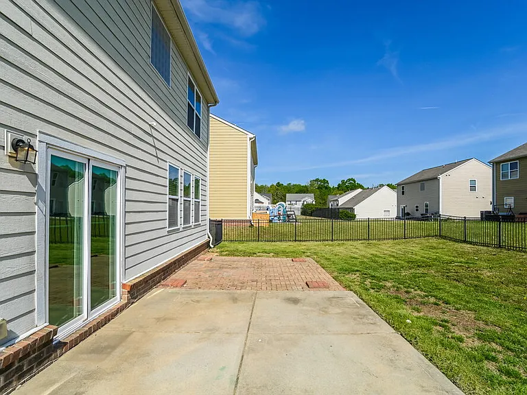 1016 Yellow Bee Rd — Photo 16