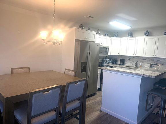 3rd image of 209 Brighton E