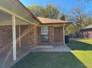 405 Rockcrest Dr APT B, Cleburne, TX 76033