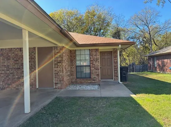 405 Rockcrest Dr APT B, Cleburne, TX 76033