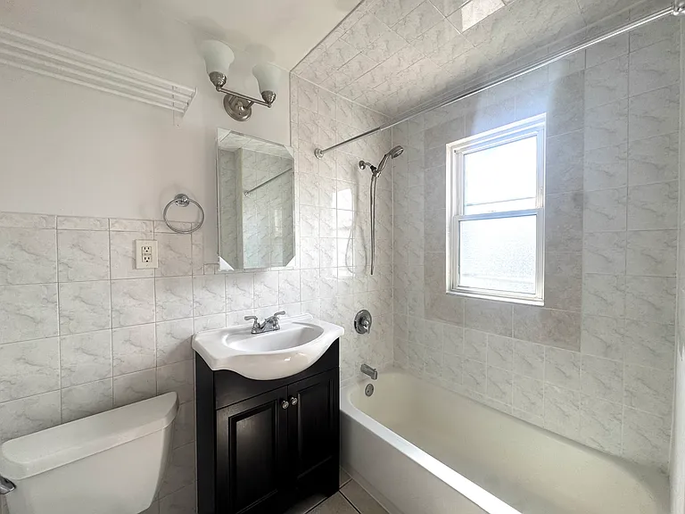 21-41 28th St #3 — Photo 10