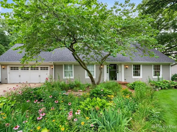 3N309 E Mary Ln, St Charles, IL 60175